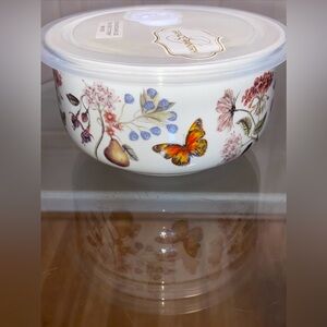 Brand new Grace Pantry Bowl With Lid .5”